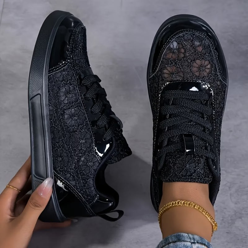 Daniella | Zapatillas con encaje floral