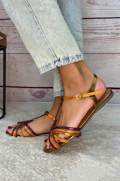 Sandalias doradas con hebilla y tira  multicolor