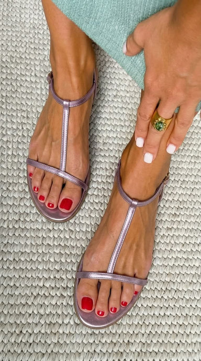 Sandalias  Planas Metálicas con Tiras en T