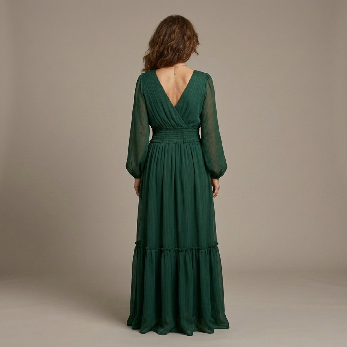 María - Vestido de chiffon con escote en V