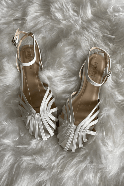 Sandalias con tira  y punta redonda