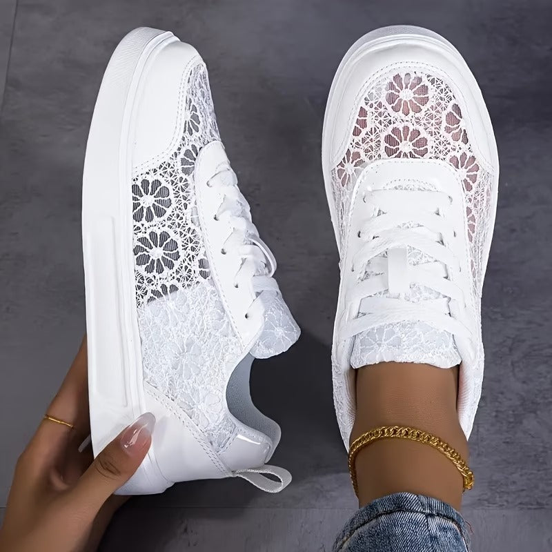 Daniella | Zapatillas con encaje floral
