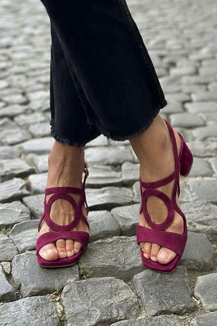 Sandalias con punta cuadrada y corte redondo