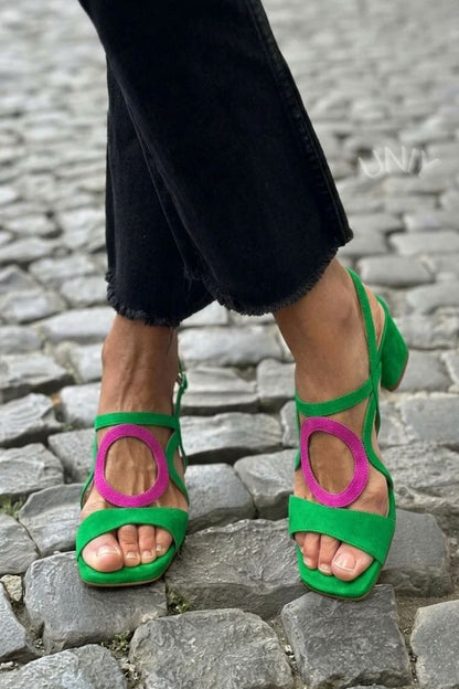 Sandalias con punta cuadrada y corte redondo