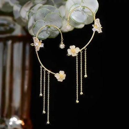 Pendientes sencillos con mariposas y flores