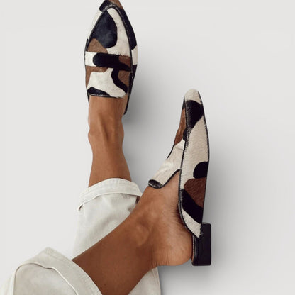 María | Mocasines Cómodos con Estampado de Vaca
